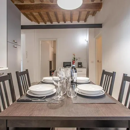 Fabretti - Modern & Elegant 2-bedroom Downtown Retreat Apartment *