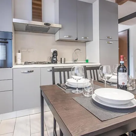 Fabretti - Modern & Elegant 2-bedroom Downtown Retreat Apartment Perugia