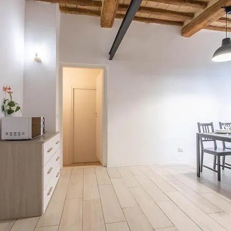 Fabretti - Modern & Elegant 2-bedroom Downtown Retreat