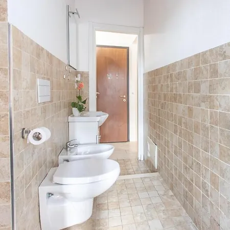 Fabretti - Modern & Elegant 2-bedroom Downtown Retreat