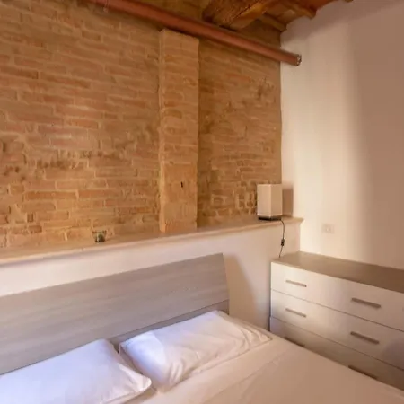 Fabretti - Modern & Elegant 2-bedroom Downtown Retreat Apartment Perugia